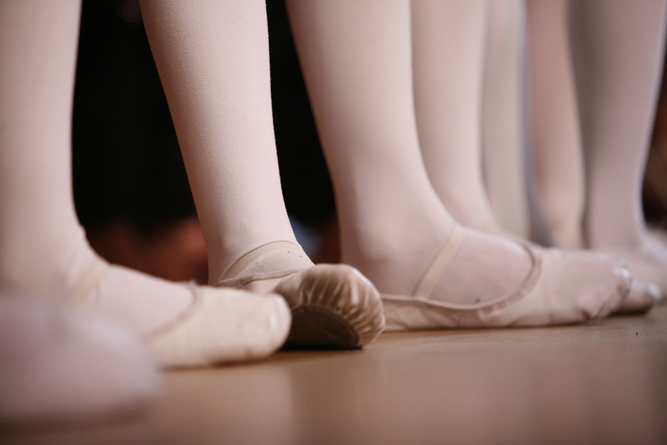 How do I Choose Ballet Shoes?